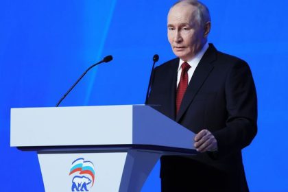 Putin hovoril o sile Ruska Kamery zachytili spiaceho Medvedeva
