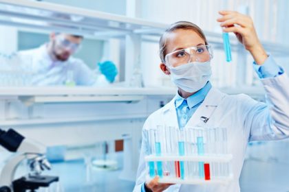 Sefka tajnych sluzieb Gabbardova USA financovali 120 biologickych laboratorii v 30 statov vratane Ukrajiny