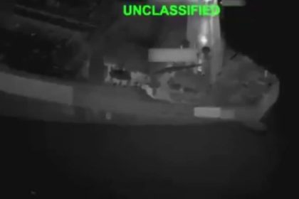 VIDEO Tvrdy zasah raketou Hellfire Americania ukazali co sa stane s lodiou ktora porusi blokadu