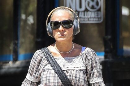 Vraj vyzera ako babicka Hviezda serialu Sex v meste sa stala tercom posmechu no nasledne ohromila na filmovom festivale
