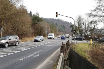 pripravte sa na uplny chaos poslanci povolili otacanie na kriovatkach schvalili vysoke pokuty a ak mate rychlu kolobezku mozete sa jej zbavit
