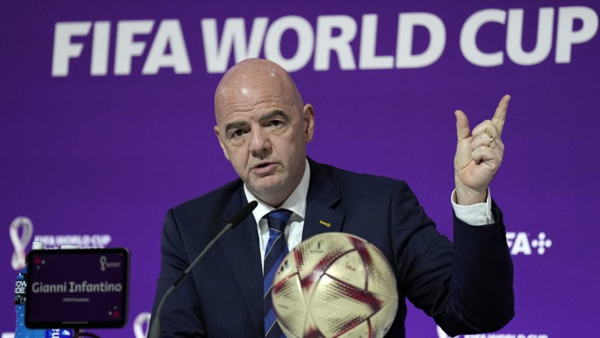 Infantino poas turnaja preletel Zem dva a polkrat Neuverite kolko videl zapasov MS 2026 Futbal Sportweb