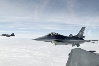 Vazna strata pre ukrajinske letectvo Pri odrazani utokov sa zrutila stihacka F 16 pilot vyviazol bez zranenia