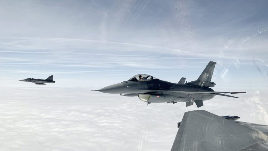 Vazna strata pre ukrajinske letectvo Pri odrazani utokov sa zrutila stihacka F 16 pilot vyviazol bez zranenia