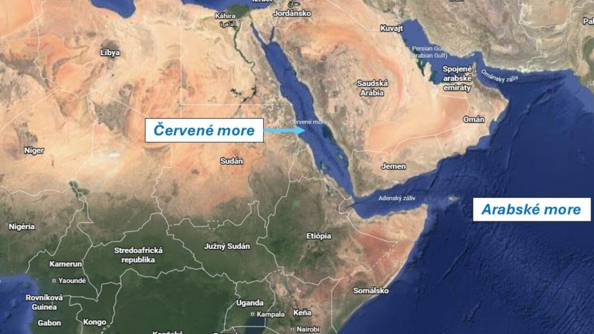 v cervenom mori sa nakladna lod dostala pod palbu ozbrojencov husiovia somalski pirati svet spravy