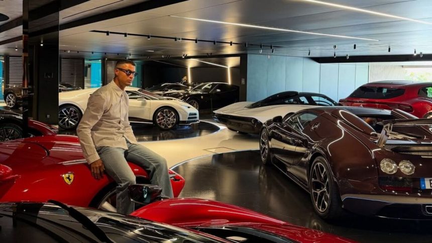 Moje hraky Ferrari Bugatti aj Lamborghini Ronaldo sa pi luxusnou garou plnou skvostov Ostatn Futbal portweb