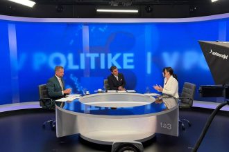 Sasko obhajoval Sutaja Estok v kauze radarov Jurik z PS tvrdi ze maju dalsie dokazy Minister vnutra sa este zapot